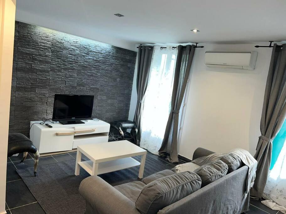 Grand Appartement Climatise Et Fonctionnel Marsilia Exterior foto
