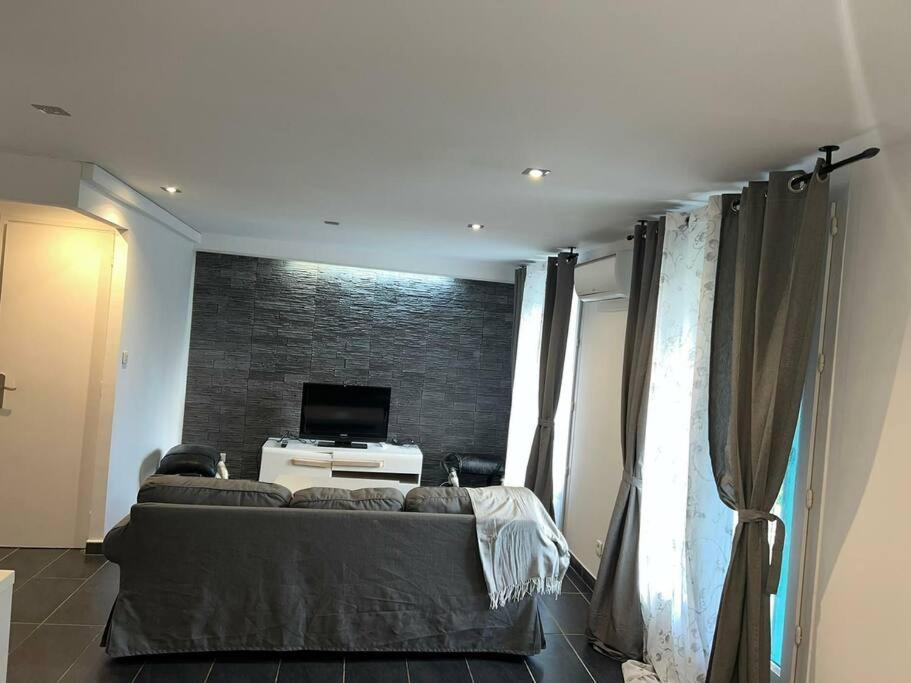 Grand Appartement Climatise Et Fonctionnel Marsilia Exterior foto