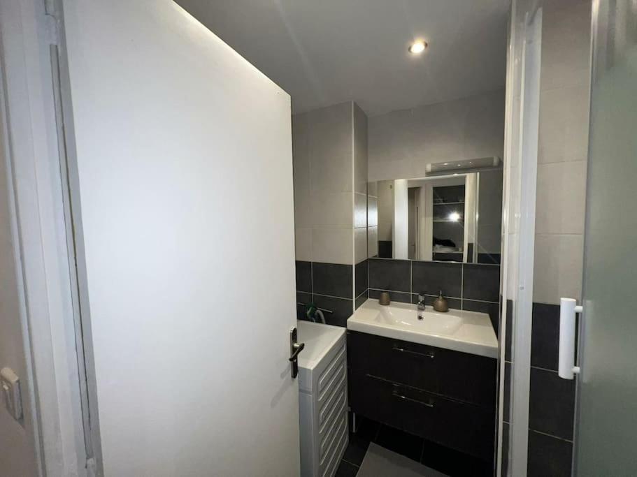 Grand Appartement Climatise Et Fonctionnel Marsilia Exterior foto