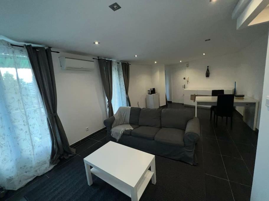 Grand Appartement Climatise Et Fonctionnel Marsilia Exterior foto