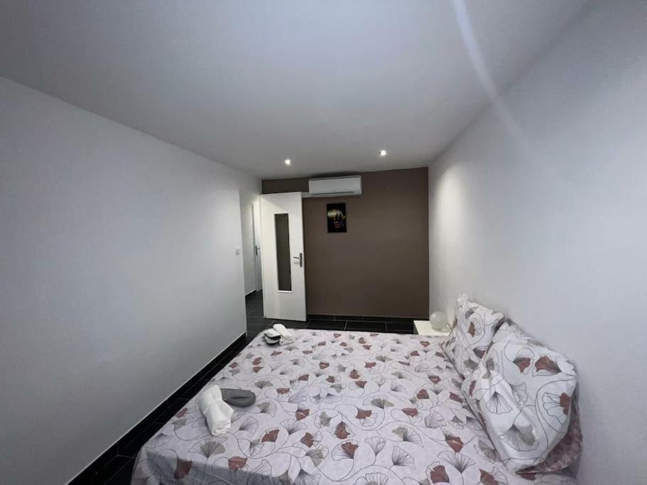Grand Appartement Climatise Et Fonctionnel Marsilia Exterior foto
