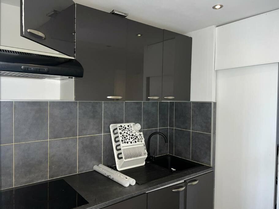 Grand Appartement Climatise Et Fonctionnel Marsilia Exterior foto